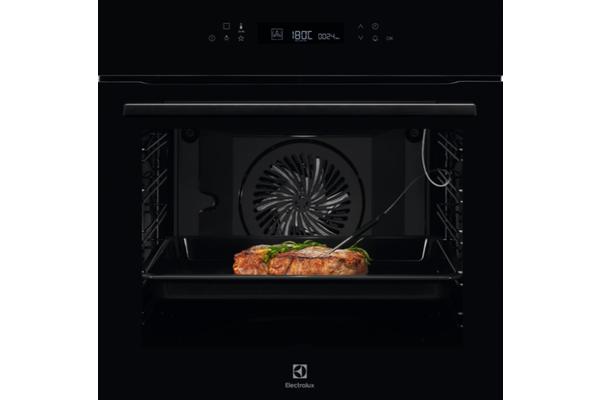 Vgradna pečica Electrolux EOE7P31Z