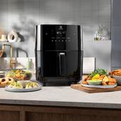 Cvrtnik na vroči zrak Electrolux Air Fryer EAF7SB